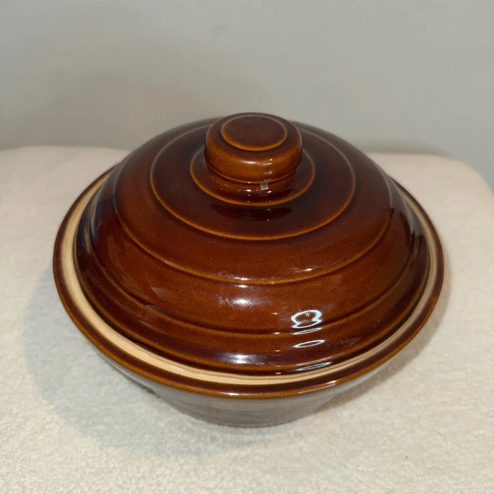 Antique 1930’s Monmouth Pottery Beehive Ribbed Bowl with Lid - Picture 2 of 4